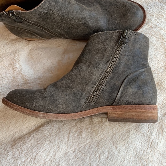 Kork-Ease Riley Taupe Distressed Tan Bootie Size 7 - Picture 4 of 12